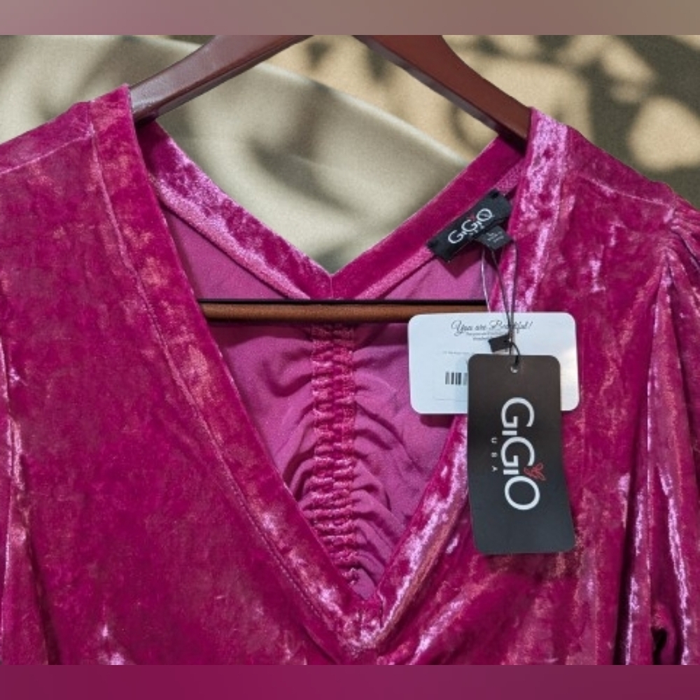 New NWT Gigio "Sylvia" Ruched Velvet Top Magenta Size Large - Picture 4 of 5